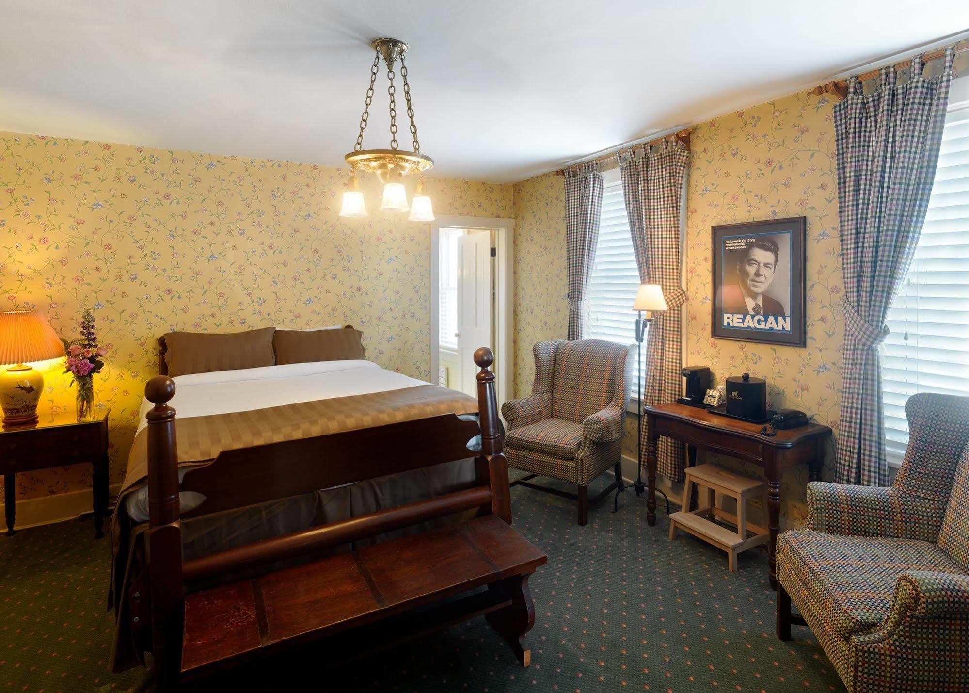 The Golden Lamb Hotel Ливан Екстериор снимка