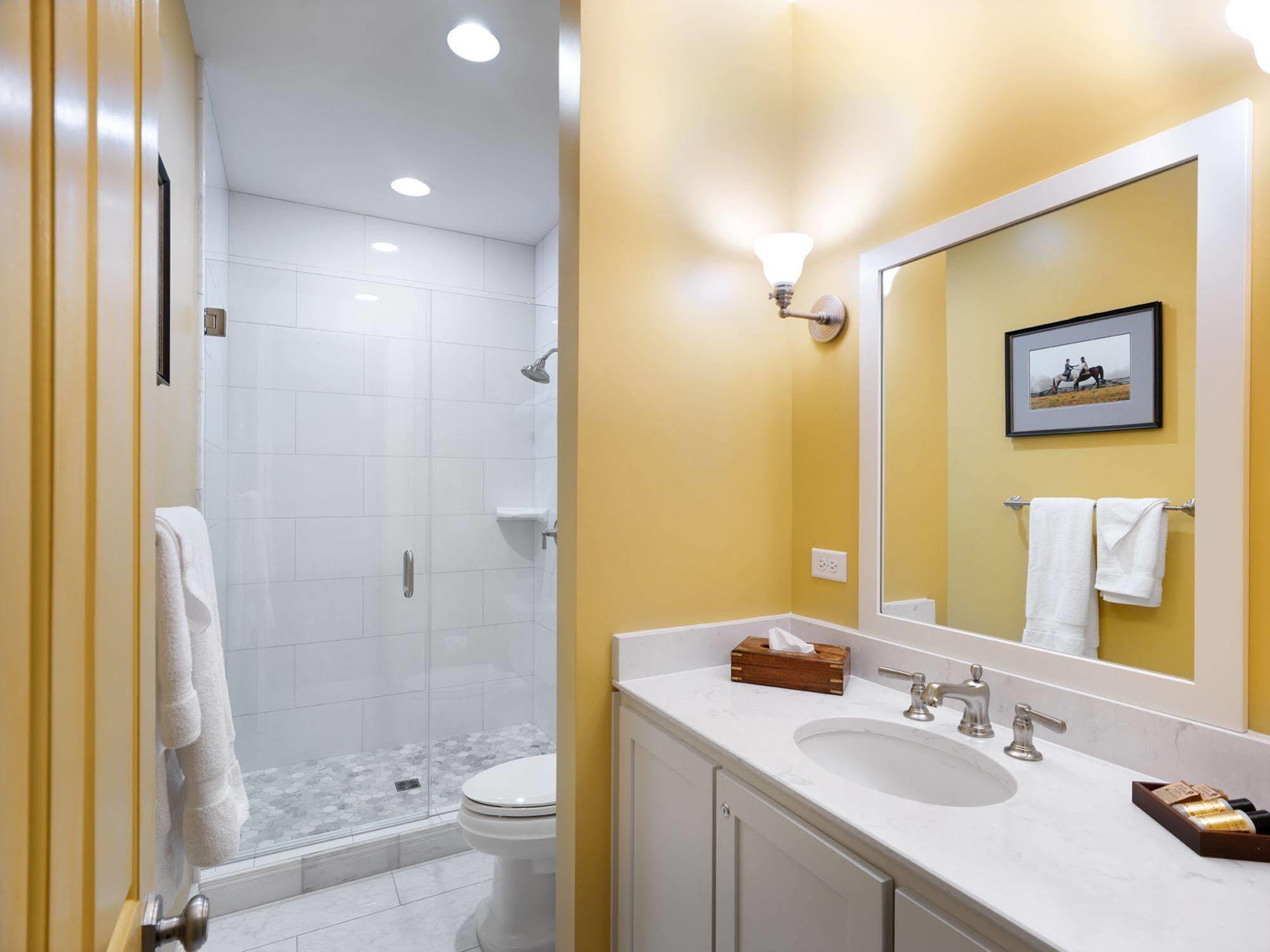 The Golden Lamb Hotel Ливан Екстериор снимка