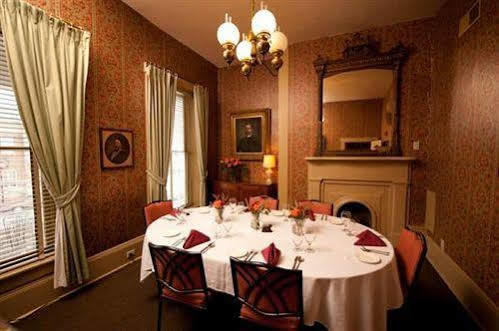 The Golden Lamb Hotel Ливан Екстериор снимка
